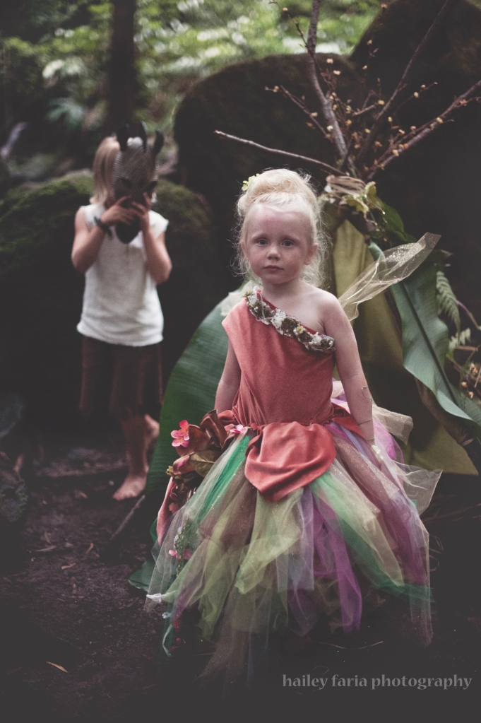 { Tink and Lost | Themed Sibling Photo Session in Kailua, Hawaii ...
